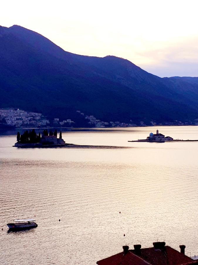 Bella Vista Zmukic Apartment Perast Bagian luar foto