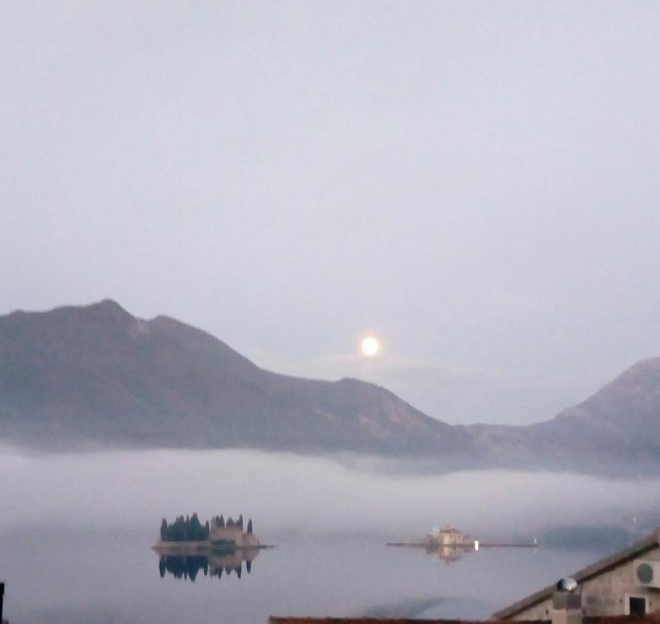 Bella Vista Zmukic Apartment Perast Bagian luar foto