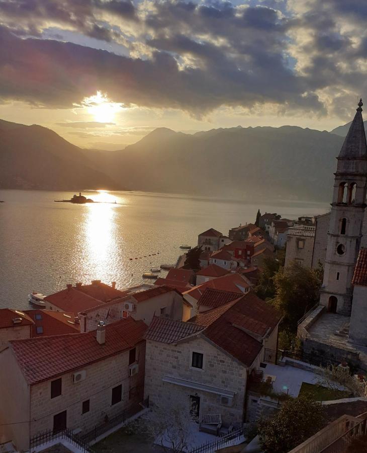 Bella Vista Zmukic Apartment Perast Bagian luar foto