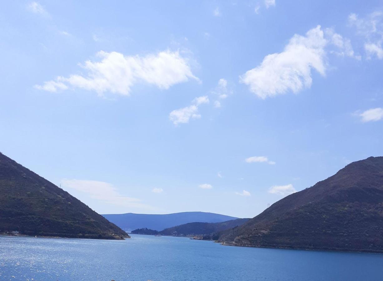 Bella Vista Zmukic Apartment Perast Bagian luar foto