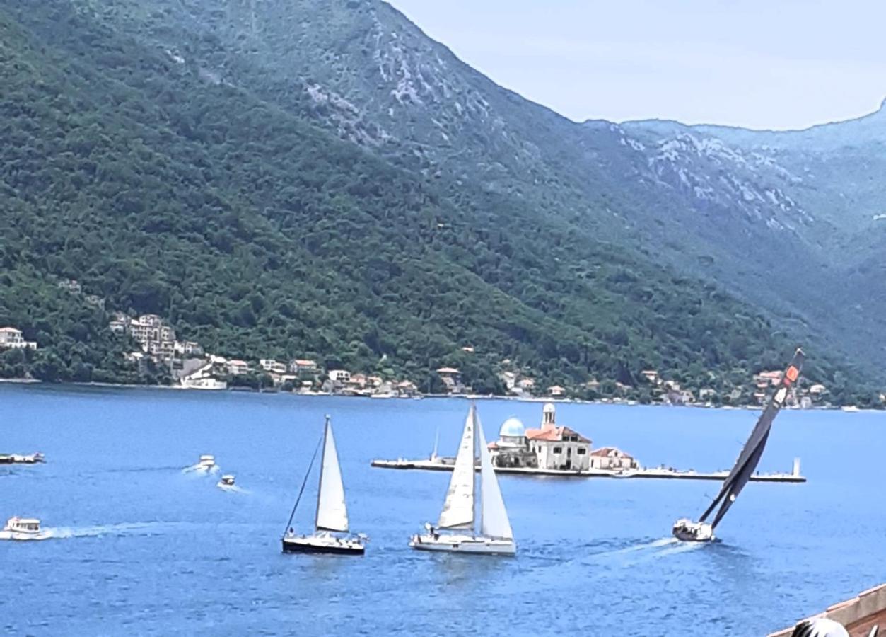Bella Vista Zmukic Apartment Perast Bagian luar foto