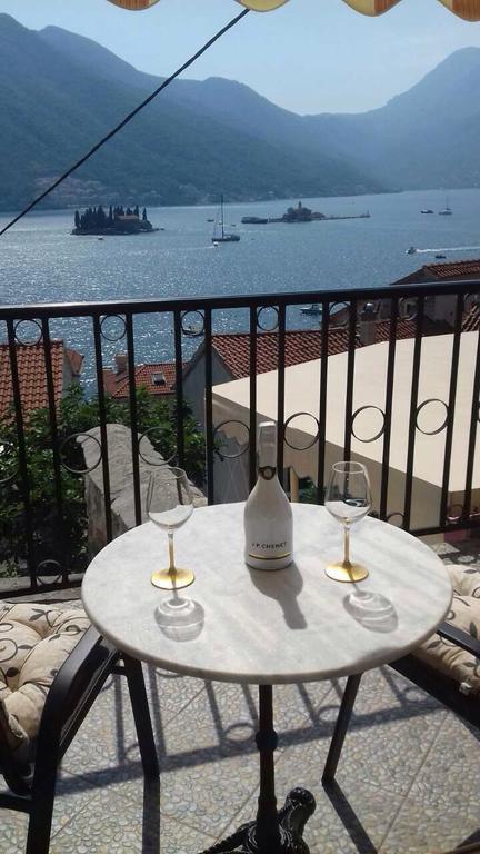 Bella Vista Zmukic Apartment Perast Bagian luar foto