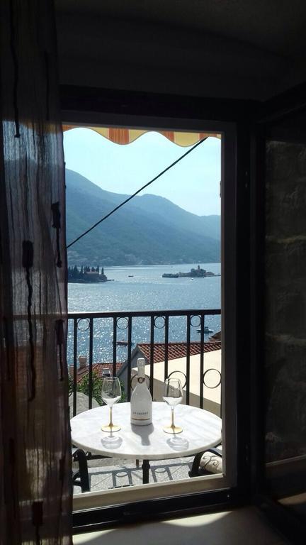 Bella Vista Zmukic Apartment Perast Bagian luar foto