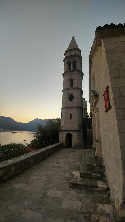 Bella Vista Zmukic Apartment Perast Bagian luar foto