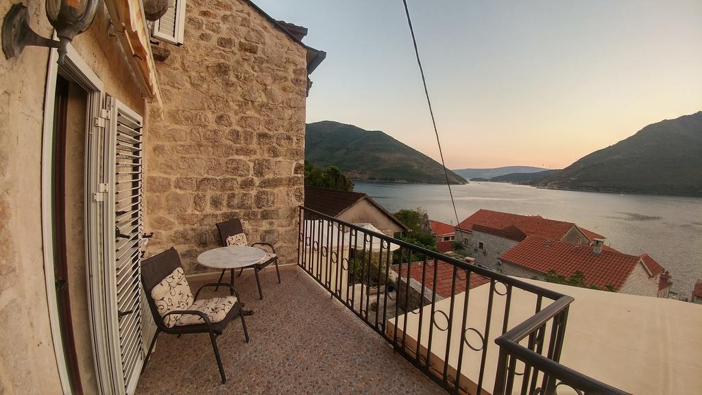 Bella Vista Zmukic Apartment Perast Bagian luar foto