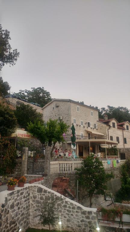 Bella Vista Zmukic Apartment Perast Bagian luar foto