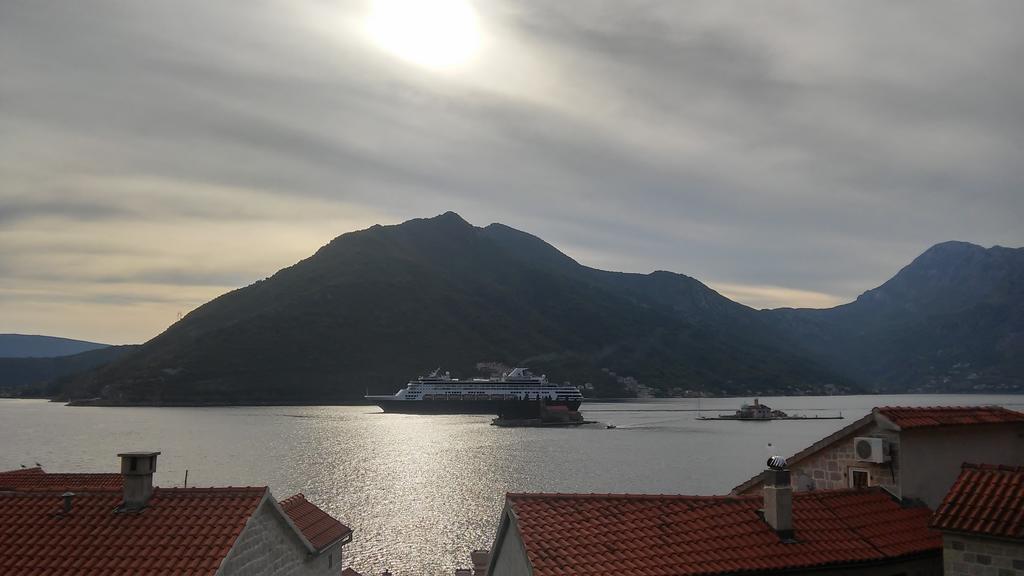 Bella Vista Zmukic Apartment Perast Bagian luar foto