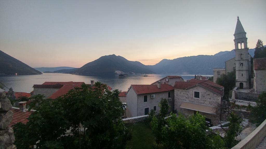 Bella Vista Zmukic Apartment Perast Bagian luar foto