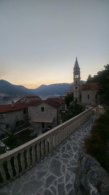 Bella Vista Zmukic Apartment Perast Bagian luar foto