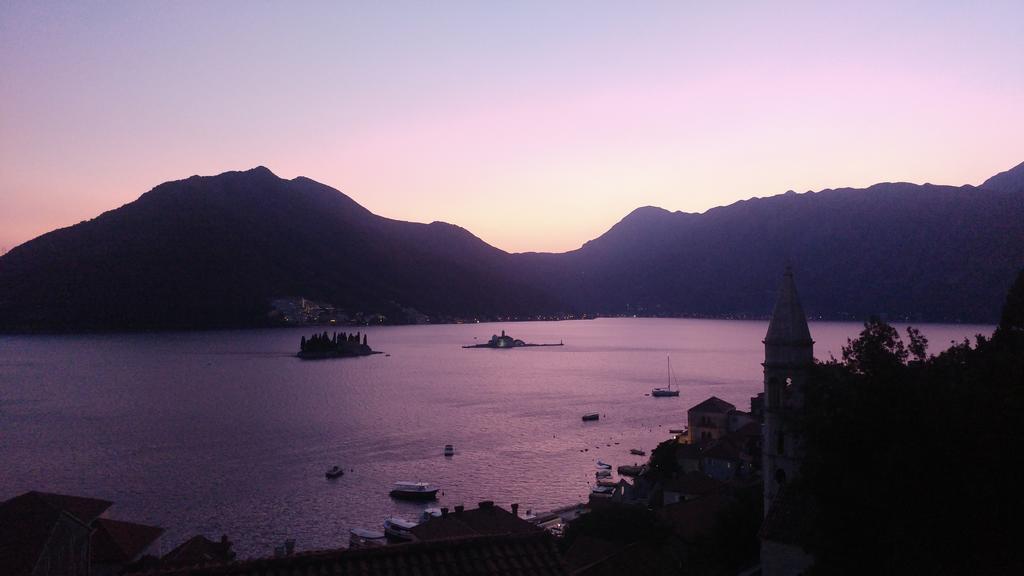 Bella Vista Zmukic Apartment Perast Bagian luar foto