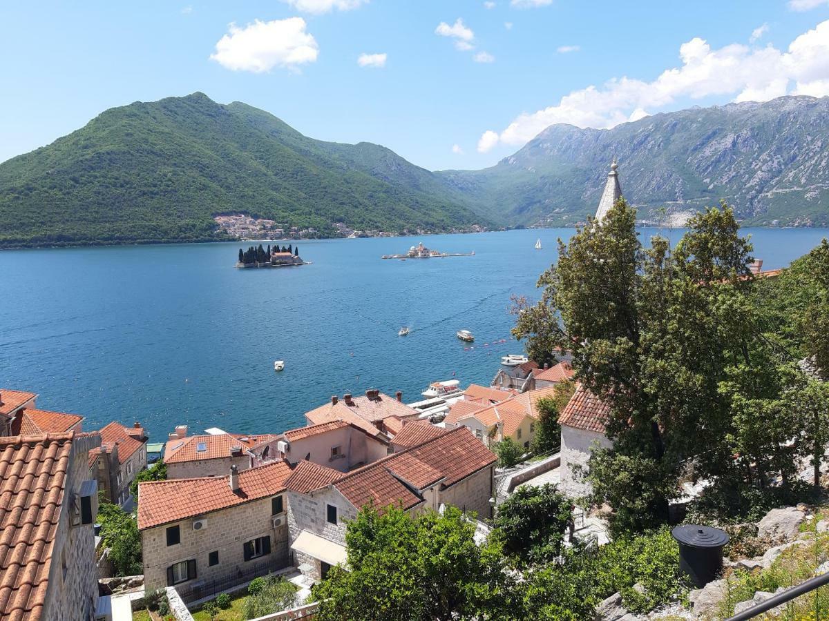 Bella Vista Zmukic Apartment Perast Bagian luar foto